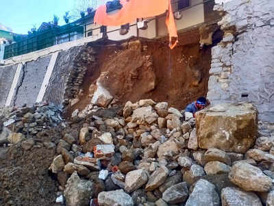 Joshimath sinking: Army base in town reports cracks