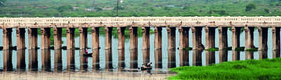 Check illegal activities at Wellesley Bridge, urge locals