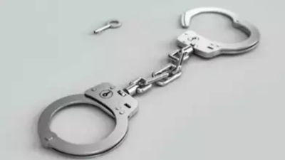 Uttar Pradesh man poses as Bengal CM secretary to dupe FB ‘friends’, held