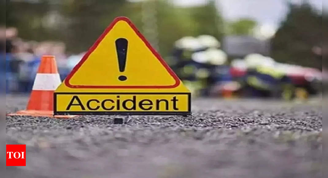महाराष्ट्र: गुजरात जा रही कार ने पालघर में ट्रक को टक्कर मारी, 3 की मौत, 4 घायल |  ठाणे समाचार – टाइम्स ऑफ इंडिया