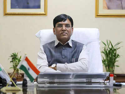 Mansukh Mandaviya emphasises to make all AIIMS institutes of global excellence