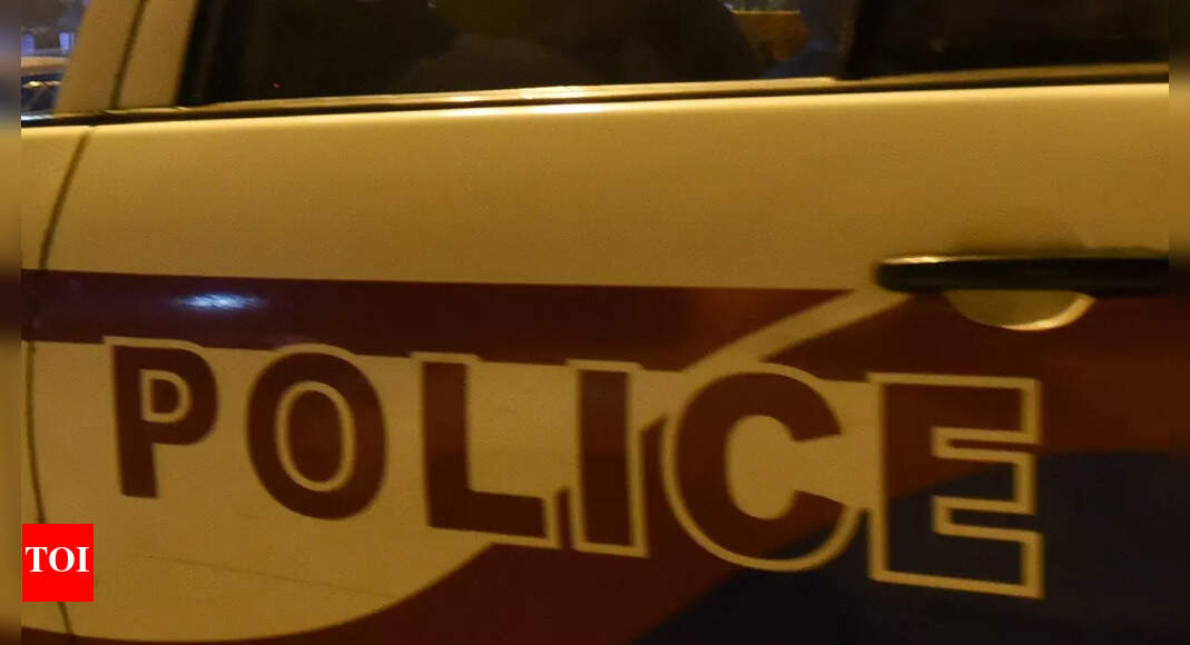 फोन के बाद तीन पुलिसकर्मी निलंबित, नागपुर सेंट्रल जेल के कैदी के पास से बैटरी मिली |  नागपुर समाचार – टाइम्स ऑफ इंडिया