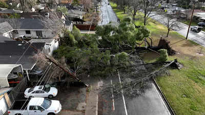 Extreme winds knock out power in Sacramento as California faces another onslaught of storms