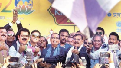 Madhya Pradesh CM Shivraj Singh Chouhan tries hand at flying kite
