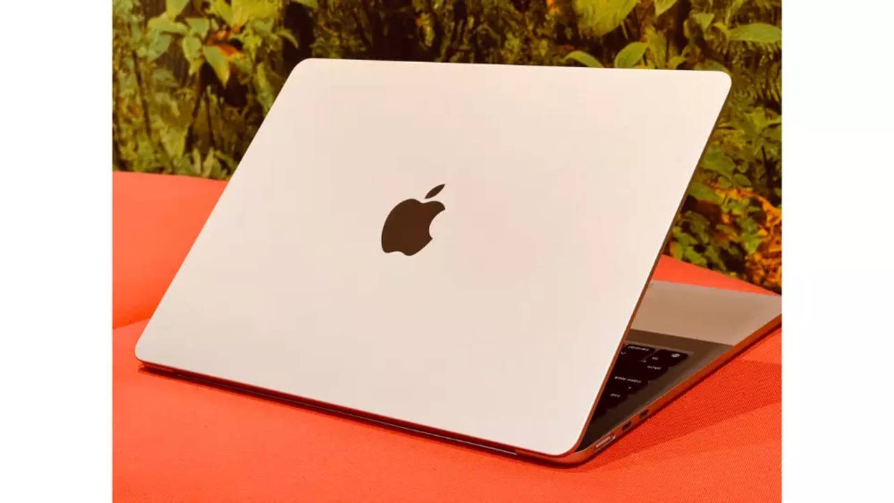 Macbook: Apple may launch a new 15-inch M2-powered MacBook Air in 2023 -  Times of India