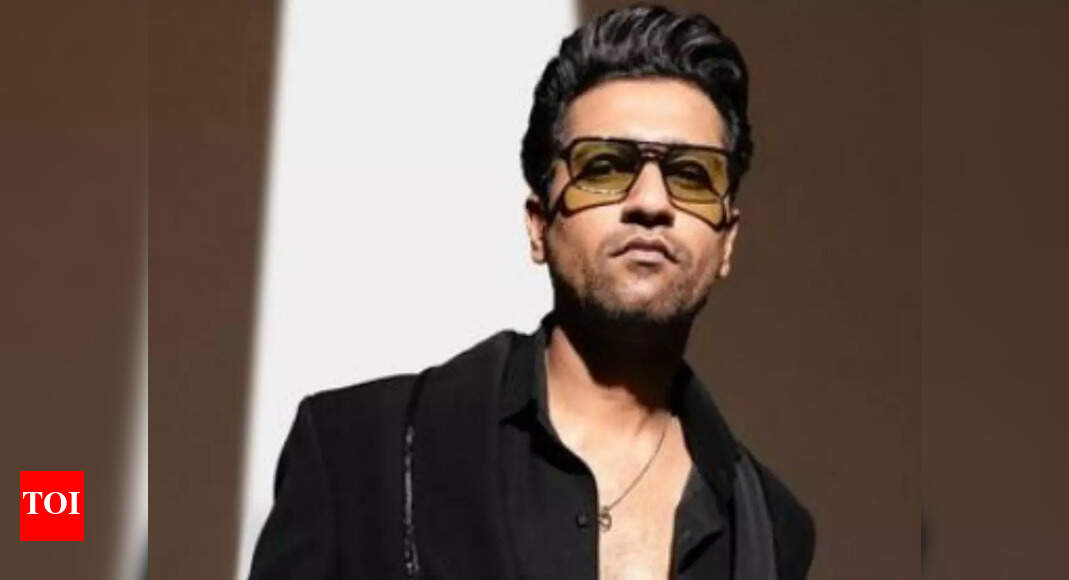 Vicky Kaushal spotted at an ad shoot in Mumbai in an all new look, fans ...