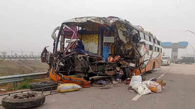 7 killed in two accidents on Agra-Lucknow Expressway