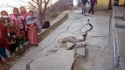 Joshimath crisis: 'Everything imp shouldn't come to us', Supreme Court declines urgent hearing