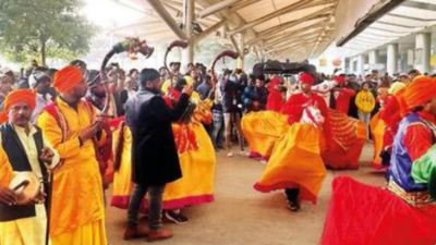 Swiss tourists get a warm welcome ahead of voyage in Uttar Pradesh