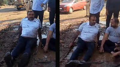 Kalyan road mishap: School's staff protest on muddy road