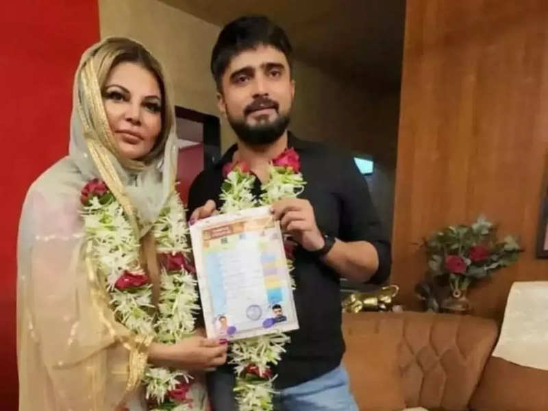Rakhi Sawant secretly gets married to beau Adil Khan Durrani; photos of the couple from the court wedding surface