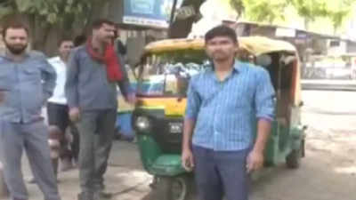 Delhi govt revises auto-taxi fares