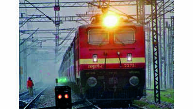 Fog delays 10 trains passing through state