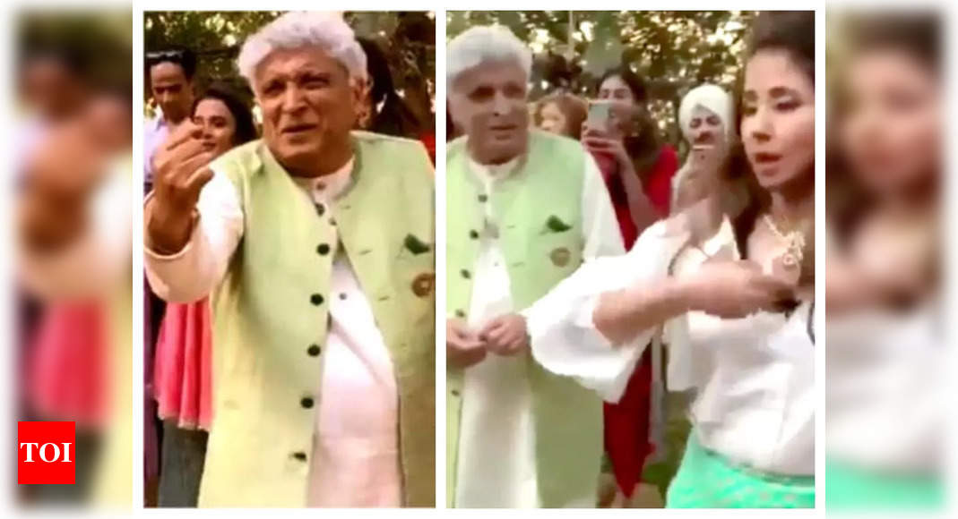 Throwback video of Javed Akhtar, Shabana Azmi and Urmila Matondkar dancing on ‘Shola Joh Bhadke’ goes viral again – WATCH – Times of India