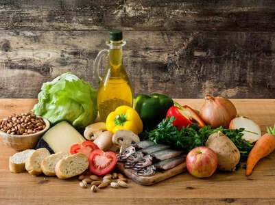 How Mediterranean diet helps you lose weight