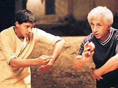 Shreyas Talpade says he was warned about Naseeruddin Shah's temperamental nature; reveals he did a small role in 'Aankhen' because of Amitabh Bachchan