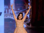 Arshi Singhal Show