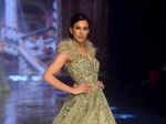 Arshi Singhal Show