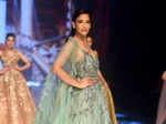 Arshi Singhal Show