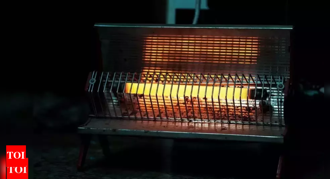 Woman, daughters charred to death after room heater catches fire in UP