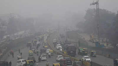 Fog cover hangs over Bihar amid rising day temperature