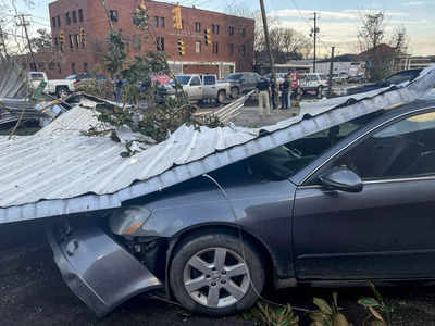 Storms, tornadoes slam US South, killing at least 7 people