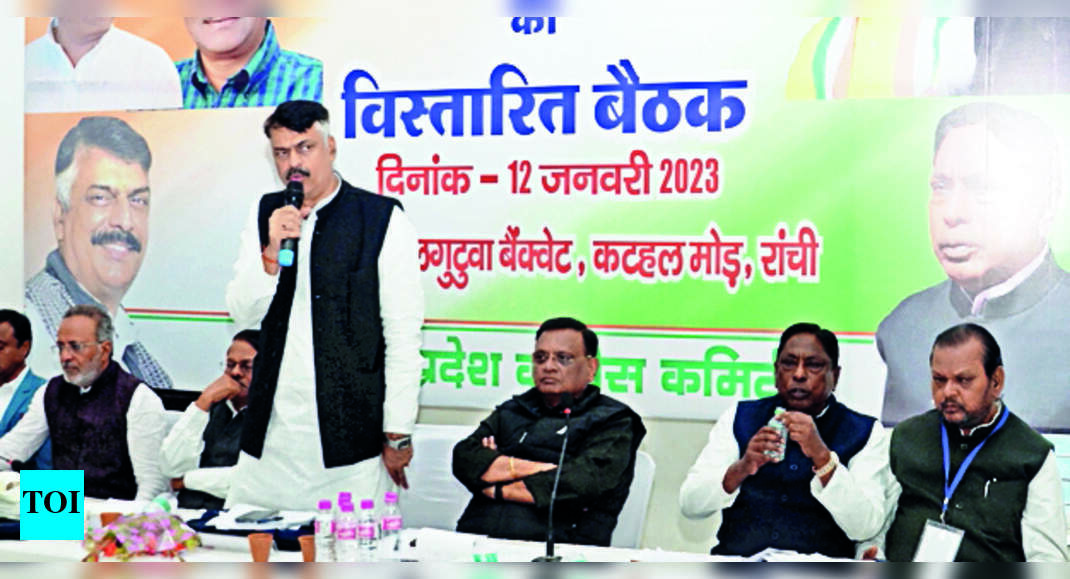Pande: Will Bring New Job Policy In One Month: Pande | Ranchi News ...