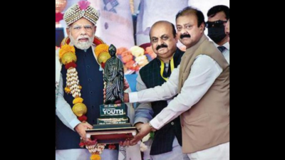 Bidari Vivekananda statue gifted to PM Modi