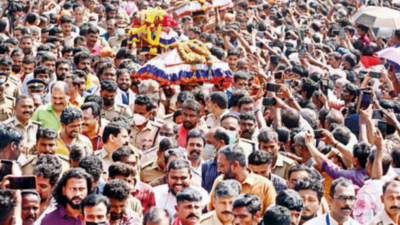 Thiruvabharana procession leaves for Sabarimala temple