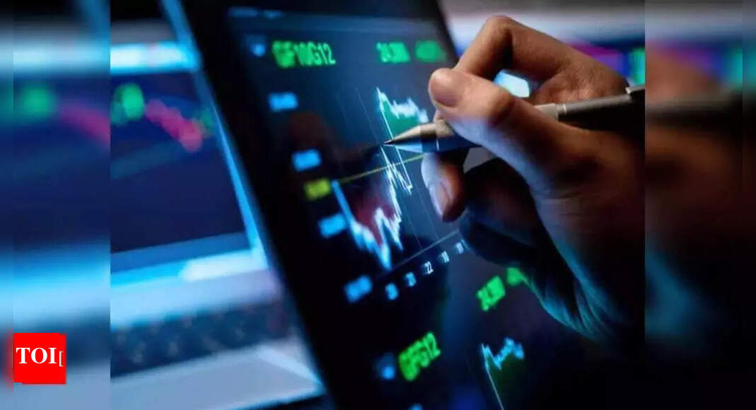 HCL Tech stock declines nearly 3% after earnings announcement – Times of India