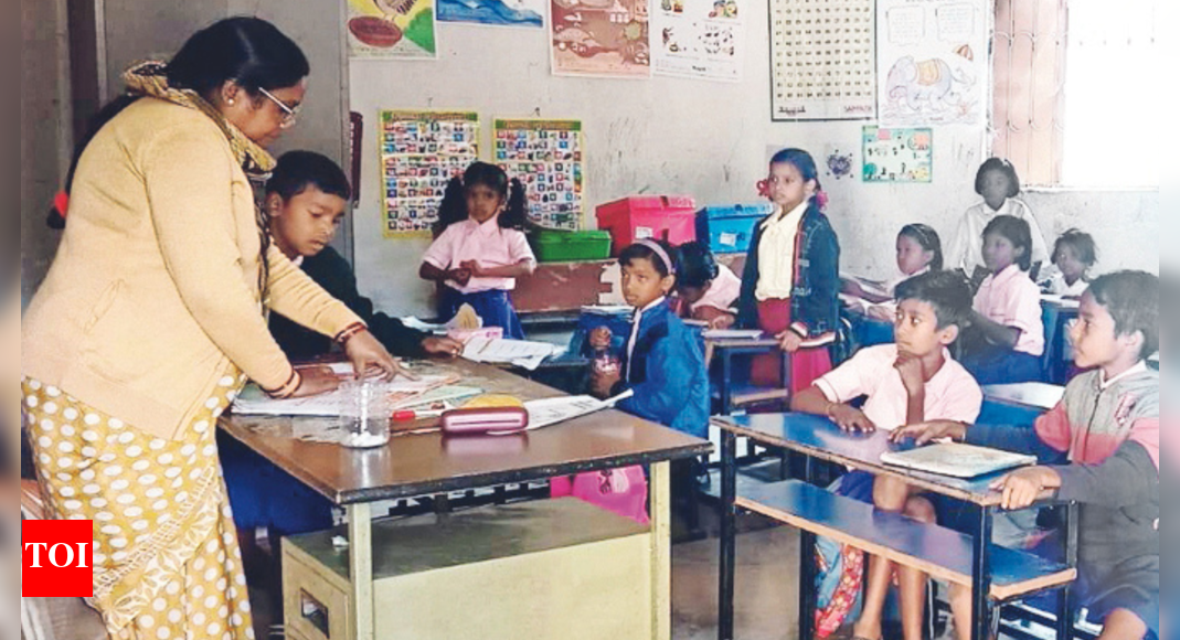 State Govt To Hire 2,700 Teachers On Contract | Ranchi News - Times of ...
