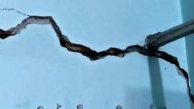 Over 12 houses in UP's Baghpat develop cracks, locals blame gas line work