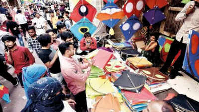 Weekend adds zest to kite flyers' enthusiasm
