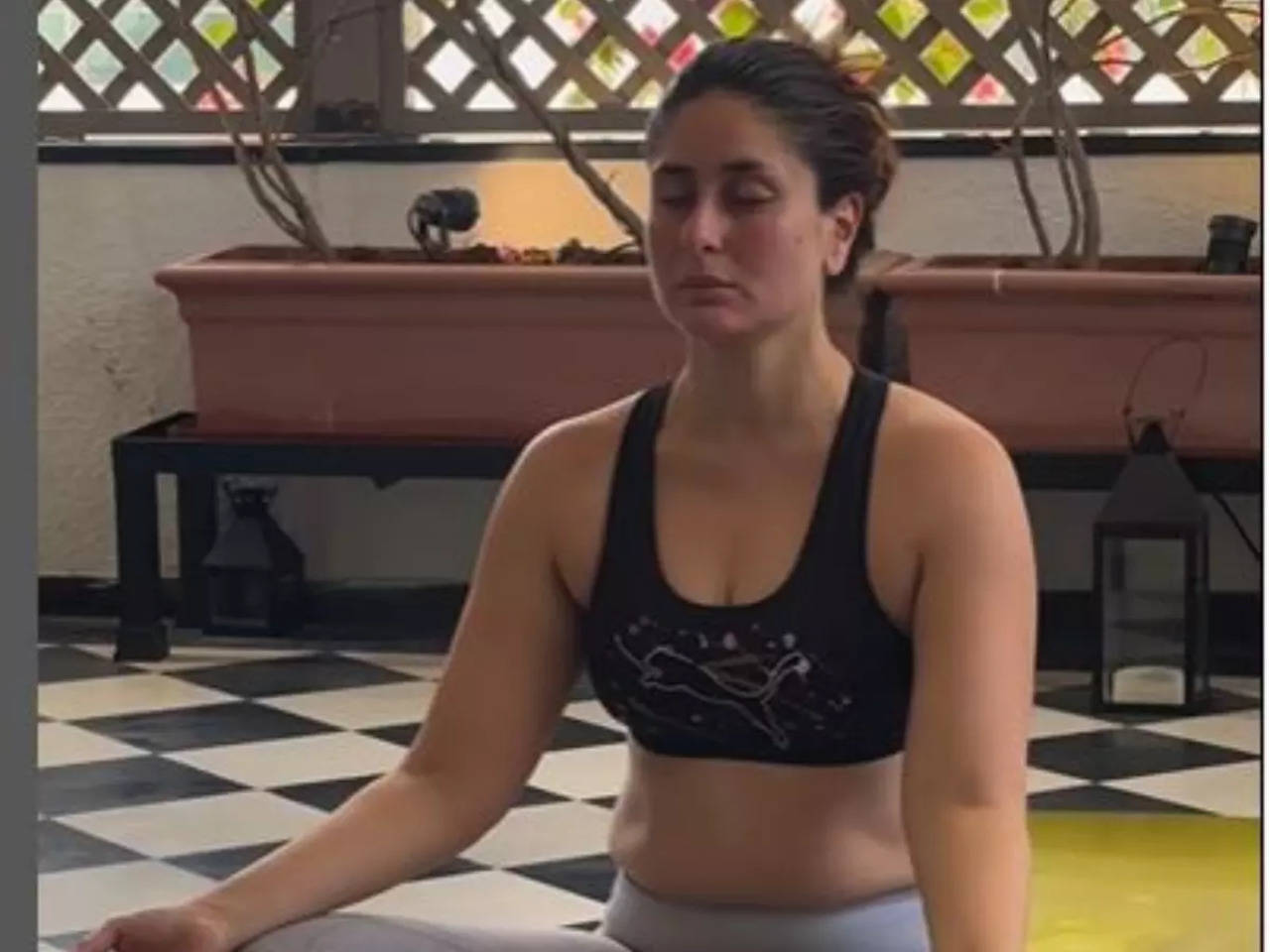 Karina Kapor Video Xxx - Kareena Kapoor Khan shares her workout video, says she getting ready for  'The Crew' with Tabu and Kriti Sanon | Hindi Movie News - Times of India