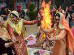 Amritsar:Students wearing traditional Punjabi attire, during an event to celebrate the 'Lohri' festival in Amritsar, Friday, Jan. 13, 2023.(Photo:Pawan sharma/IANS)