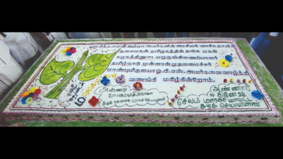 Supporters cut 72kg cake to celebrate 72nd birthday of O Panneerselvam in Salem