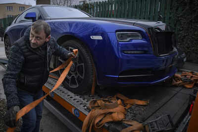 Andrew Tate case: Romania tows luxury cars, other assets worth Rs 32 ...