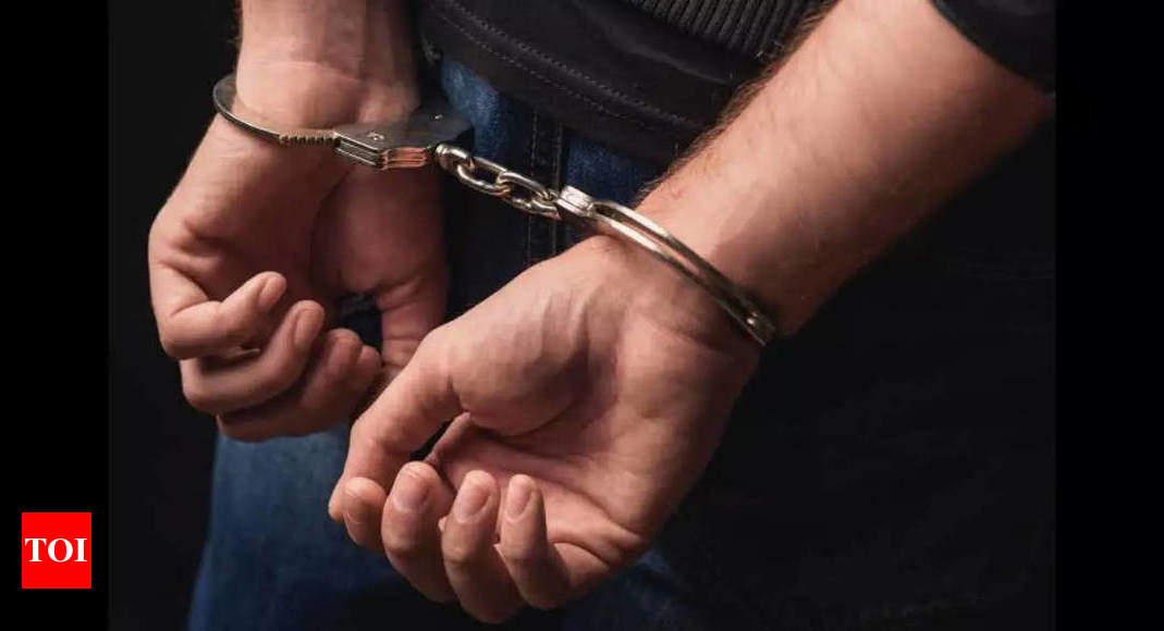 ठाणे में पत्नी को देह व्यापार में धकेलने वाले समेत 2 गिरफ्तार |  ठाणे समाचार – टाइम्स ऑफ इंडिया