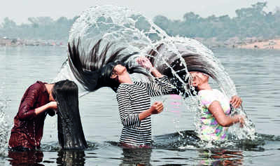 Trips to temples, parks mark Makar Sankranti