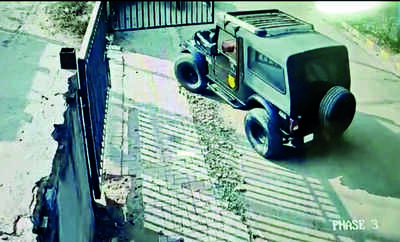 Entry row: SUV drags colony guard for 60m