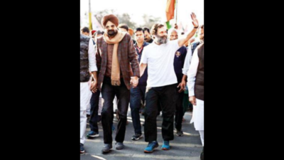 Sidhu Moose Wala’s father joins Bharat Jodo Yatra, Rahul Gandhi salutes him in Punjab