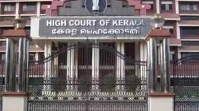 Guard shoving Sabarimala devotees: Kerala HC orders action