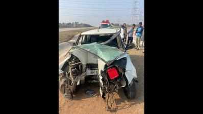 2 from city among 3 killed as car rams another from rear on e-way