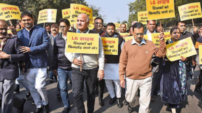 Teachers’ Finland trip: Delhi CM Arvind Kejriwal leads march to LG VK Saxena's house
