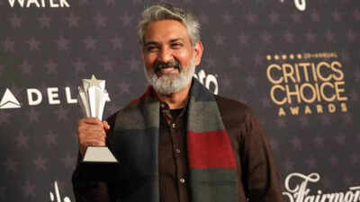'Mera Bharat Mahan', says SS Rajamouli at 28th Critics Choice Awards