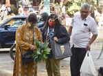 Bengaluru’s Gandhi Bazaar came alive as Sankranti shoppers stepped out