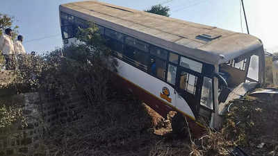53 passengers injured as bus overturns in Maharashtra's Latur