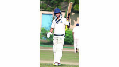 Anustup smashes ton on a fruitful day for Bengal