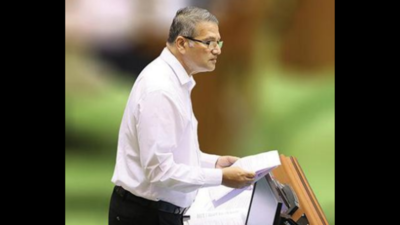 Don’t want ‘riff-raff’ tourists in Goa, says Aldona legislator Carlos Ferreira