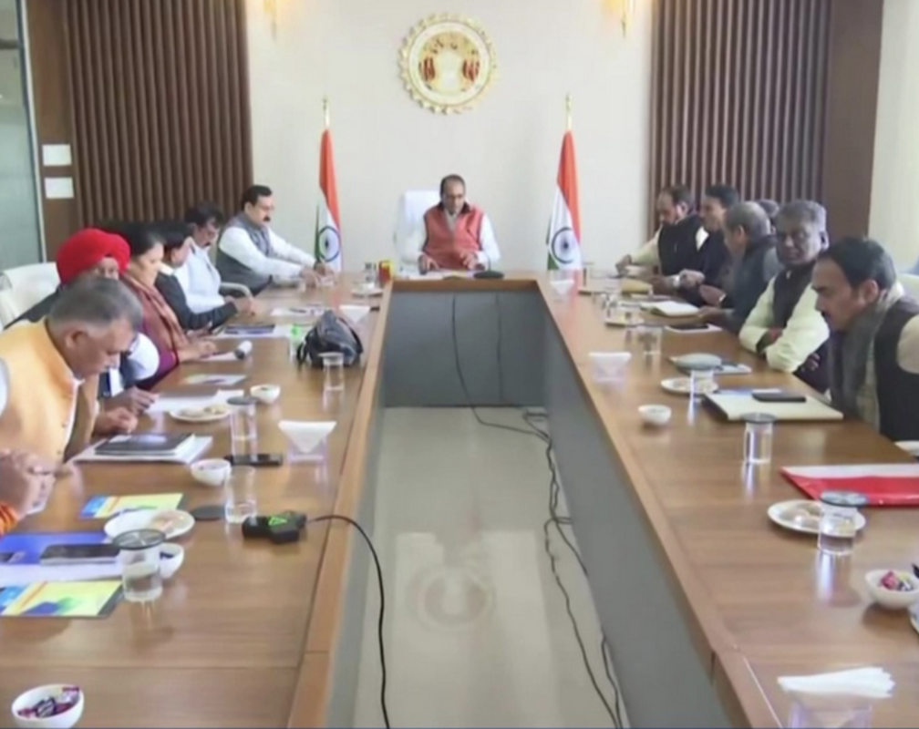 
MP CM Shivraj Chouhan chairs meeting of Cabinet Ministers ahead of ‘Vikas Yatra’
